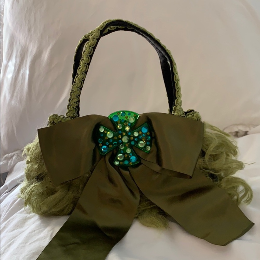 COPY - Unique Clutch